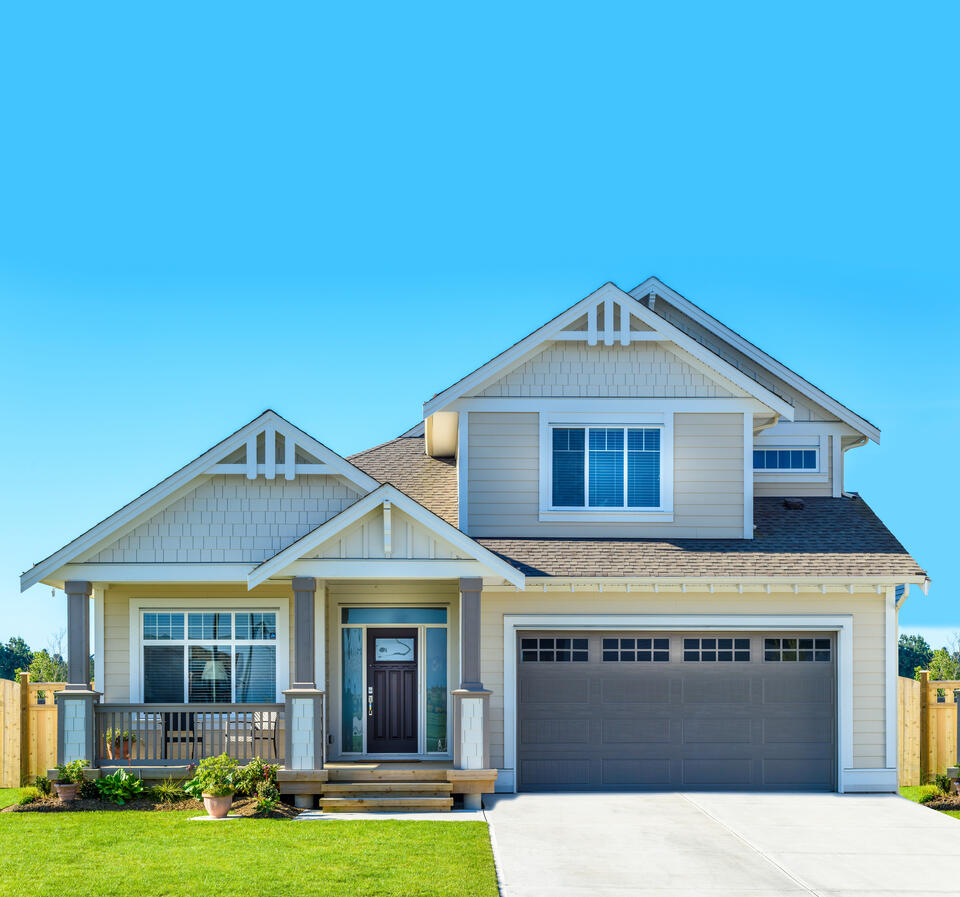 roofing jupiter fl-white sided house with gray shingles